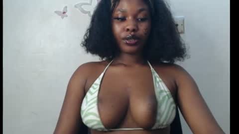 Snapshot of cum_ebony_xxxpetit chatting on July 2, 3:23 am Teeha online show from July 2, 3:23 am