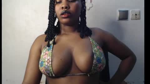 Snapshot of cum_ebony_xxxpetit chatting on July 30, 11:31 am Teeha online show from July 30, 11:31 am