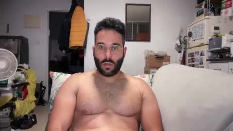 Snapshot of cuman15 chatting on April 15, 11:05 pm Cuman online show from April 15, 11:05 pm