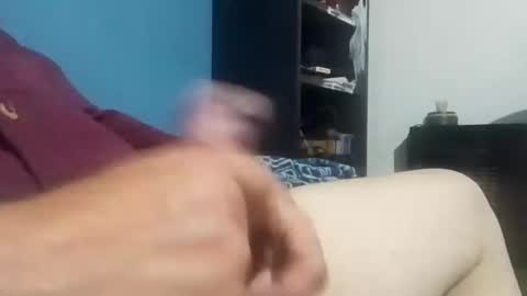 Snapshot of cumbian_chero chatting on February 28, 1:01 pm cumbian_chero online show from February 28, 1:01 pm