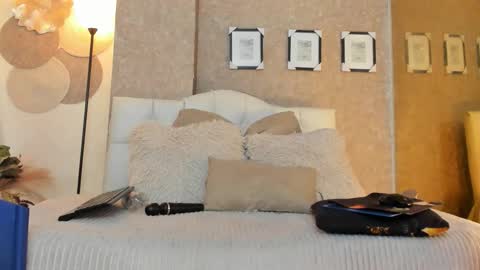 Cumming Loving online show from October 17, 11:51 pm