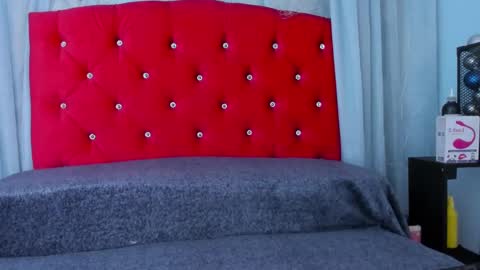 Snapshot of cumming_tiffani chatting on February 19, 3:49 pm cumming tiffani online show from February 19, 3:49 pm