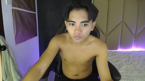 Snapshot of cummingyu chatting on February 13, 7:03 am cummingyu online show from February 13, 7:03 am