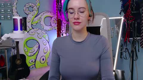 Snapshot of cumpotikeve chatting on April 14, 6:41 am CUMpotikEve online show from April 14, 6:41 am