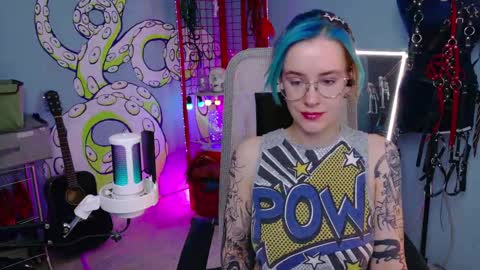 Snapshot of cumpotikeve chatting on April 15, 2:51 am CUMpotikEve online show from April 15, 2:51 am