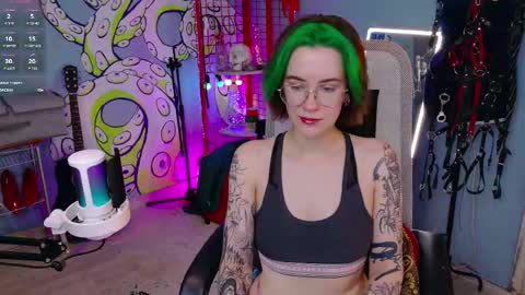 Snapshot of cumpotikeve chatting on May 2, 5:34 am CUMpotikEve online show from May 2, 5:34 am