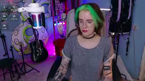 Snapshot of cumpotikeve chatting on June 26, 5:01 am CUMpotikEve online show from June 26, 5:01 am