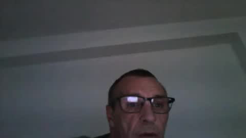 Snapshot of cumseeme002 chatting on February 22, 3:43 pm Alan online show from February 22, 3:43 pm