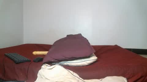 Snapshot of cumslayer19 chatting on April 9, 5:18 am Shiiro online show from April 9, 5:18 am