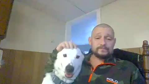 Snapshot of cuntreeboy68 chatting on December 18, 2:17 pm Bash online show from December 18, 2:17 pm