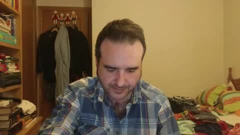 Snapshot of curiosillo1983 chatting on May 4, 3:30 pm curiosillo1983 online show from May 4, 3:30 pm