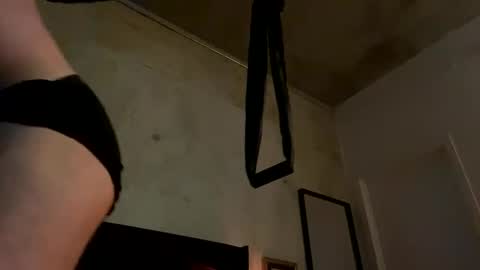 Snapshot of curiounewguy chatting on May 15, 7:48 am curiounewguy online show from May 15, 7:48 am