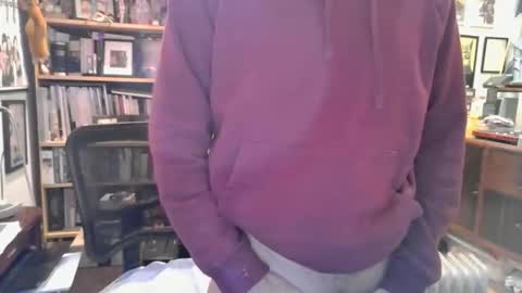 curiousaussie697 online show from May 6, 8:19 am