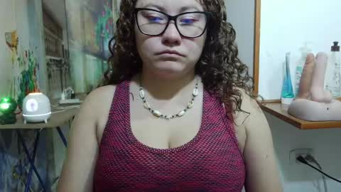 Snapshot of curly_greeneyed chatting on May 16, 3:03 am Vannesa online show from May 16, 3:03 am