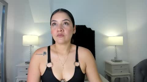 curly luna  online show from March 13, 7:20 pm