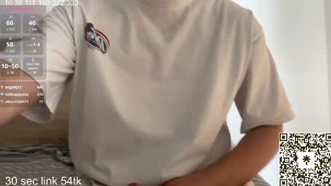 Snapshot of curlyboyy_ chatting on May 16, 8:22 am Mike pvt is open online show from May 16, 8:22 am