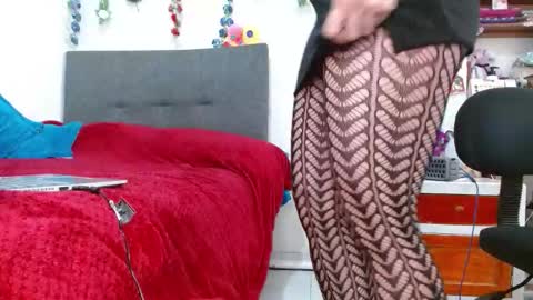 curlybutterfly online show from October 17, 8:44 pm