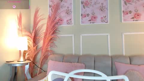 Snapshot of curlydani chatting on September 12, 12:16 pm DANI online show from September 12, 12:16 pm