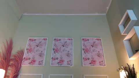 Snapshot of curlydani chatting on November 20, 12:05 pm DANI online show from November 20, 12:05 pm