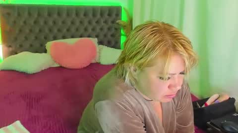 CurlyDreams online show from June 24, 2:10 am
