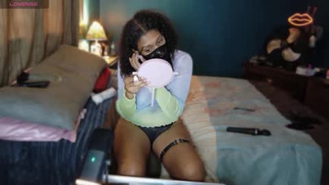 Snapshot of curlynony chatting on November 7, 5:24 pm Curlynony online show from November 7, 5:24 pm