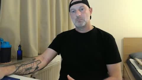 Snapshot of curman85 chatting on September 29, 10:58 pm Curman85 online show from September 29, 10:58 pm