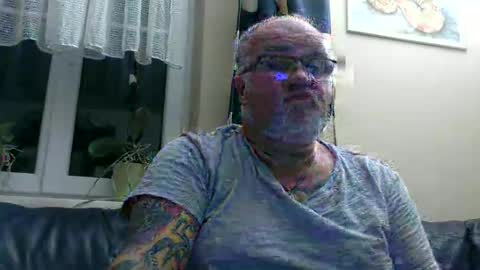 Snapshot of curtus14 chatting on February 24, 9:57 pm curtus14 online show from February 24, 9:57 pm