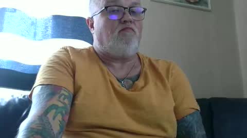 Snapshot of curtus14 chatting on March 12, 1:17 pm curtus14 online show from March 12, 1:17 pm