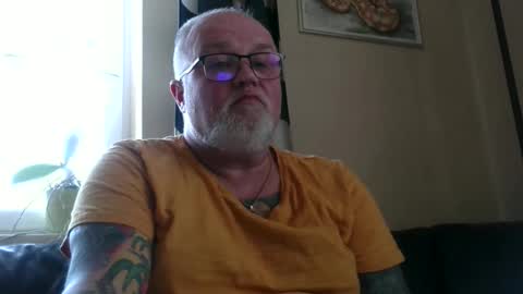 Snapshot of curtus14 chatting on March 19, 4:44 pm curtus14 online show from March 19, 4:44 pm