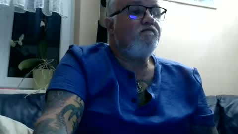 Snapshot of curtus14 chatting on June 16, 8:33 pm curtus14 online show from June 16, 8:33 pm