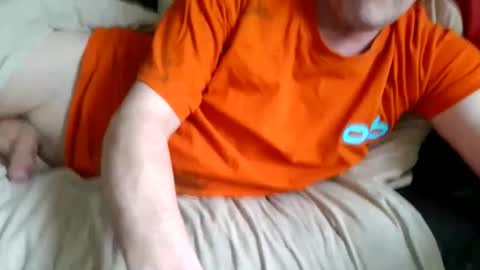 Snapshot of curvelover1977 chatting on June 7, 9:13 am curvelover1977 online show from June 7, 9:13 am