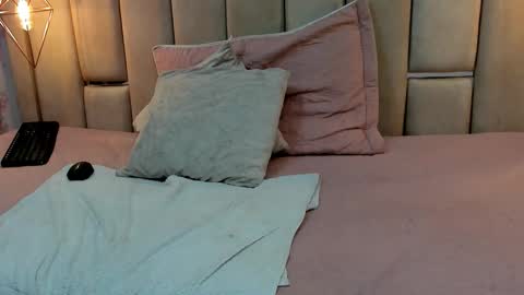 Snapshot of curvy_alyanna chatting on September 11, 11:54 am Alyanna  online show from September 11, 11:54 am