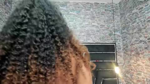 Snapshot of curvy_alyanna chatting on September 30, 12:10 pm Alyanna  online show from September 30, 12:10 pm