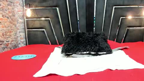 Snapshot of curvy_alyanna chatting on October 18, 12:06 pm Alyanna  online show from October 18, 12:06 pm