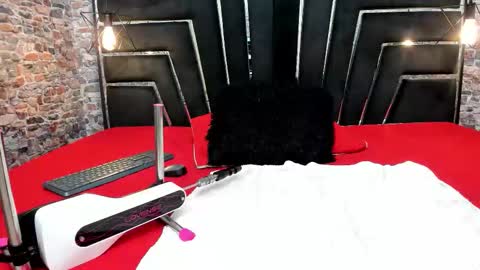 Snapshot of curvy_alyanna chatting on October 23, 12:26 pm Alyanna  online show from October 23, 12:26 pm