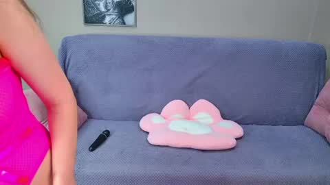 Snapshot of curvy_dynamite chatting on June 16, 1:08 am Sammy online show from June 16, 1:08 am