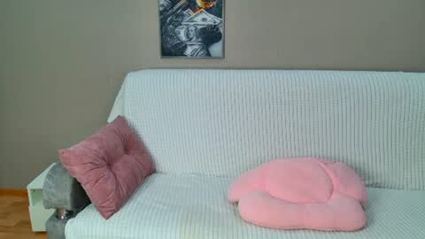 Snapshot of curvy_dynamite chatting on June 19, 1:21 am Sammy online show from June 19, 1:21 am