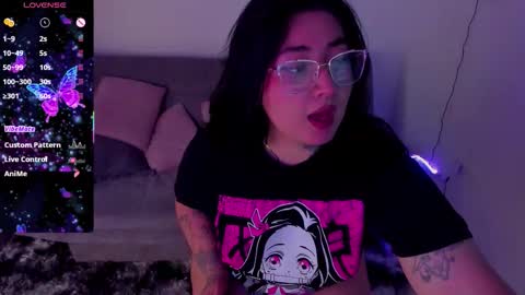 Snapshot of curvybaddie chatting on March 24, 6:35 pm A online show from March 24, 6:35 pm