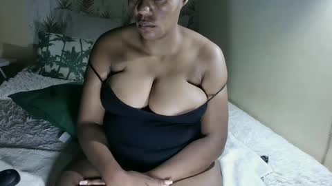 curvybae45 online show from October 11, 3:39 am