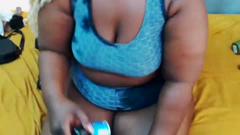 curvydarkfatass online show from June 27, 12:44 pm