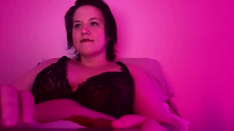 Snapshot of curvyflora chatting on February 22, 2:50 am CurvyFlora online show from February 22, 2:50 am