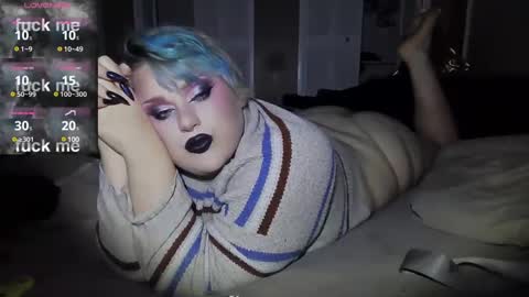 Snapshot of curvygothfemboy chatting on January 24, 6:46 am Curvygothfemboy online show from January 24, 6:46 am