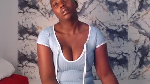 Snapshot of curvyj255 chatting on June 20, 6:54 pm curvyj255 online show from June 20, 6:54 pm