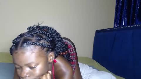 curvyjoan online show from November 9, 9:40 am