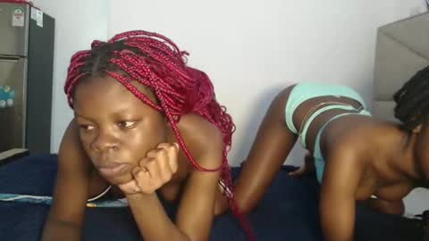 curvyjoan online show from January 10, 10:06 am