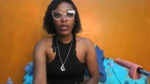 curvylyin online show from March 15, 2:01 pm