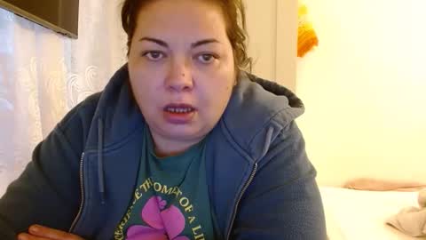 Snapshot of curvymomylore chatting on March 4, 2:45 pm Lore online show from March 4, 2:45 pm