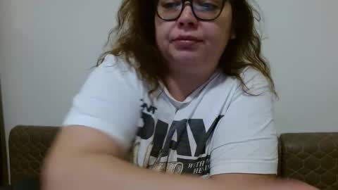 Snapshot of curvymomylore chatting on March 12, 11:44 pm Lore online show from March 12, 11:44 pm