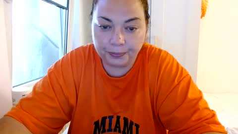 Snapshot of curvymomylore chatting on June 3, 11:24 am Lore online show from June 3, 11:24 am