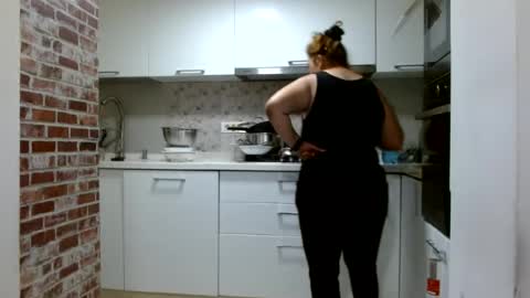 Snapshot of curvymomylore chatting on July 8, 12:09 pm Lore online show from July 8, 12:09 pm